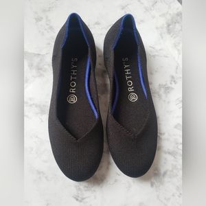 Black size 7.5 flats (fit more like size 7)